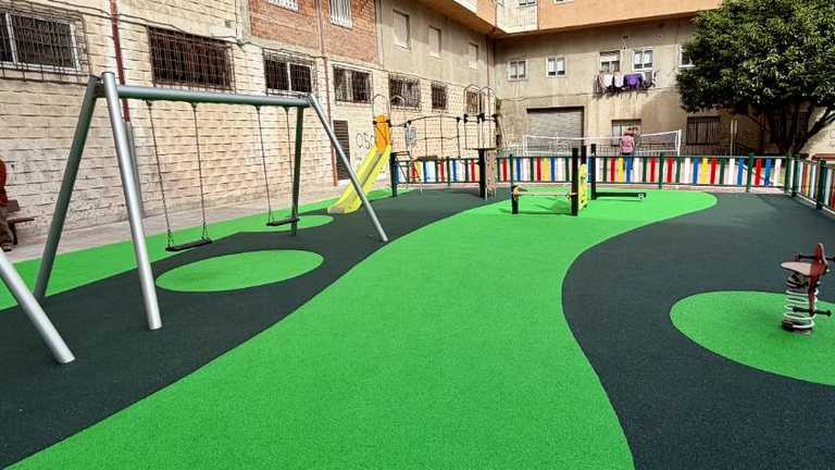 O Alcalde inaugura o novo parque integral da praza Taboada Chivite