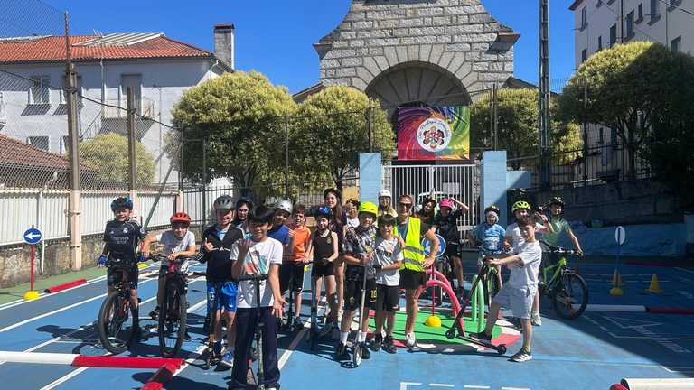 O Concello achega a seguridade viaria aos colexios co seu Parque Infantil de Tráfico itinerante